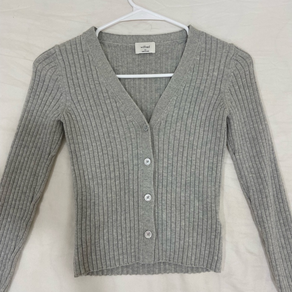 Gray V-Neck Ribbed Sweater